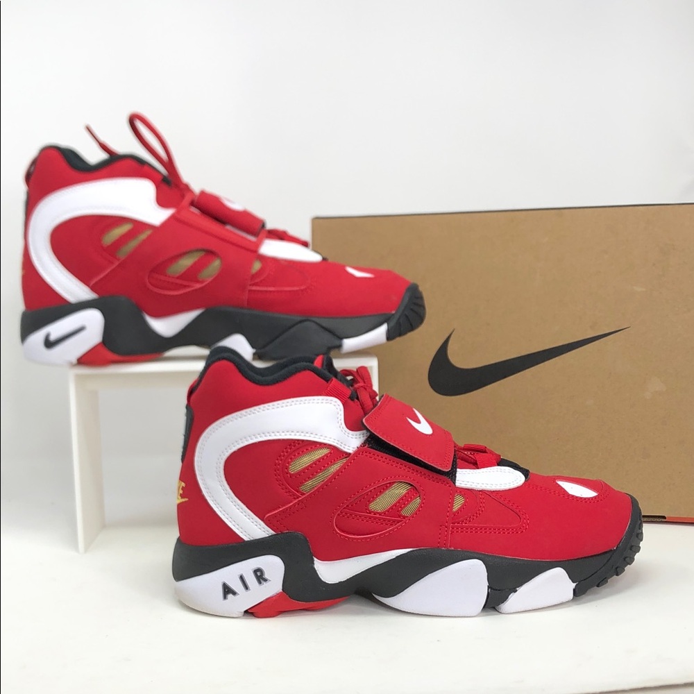 Nike Air Diamond Turf 2 Red Gold HQ2631-600 Men’s Sneakers - Size 8